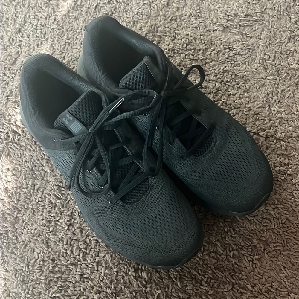 Under Armour Men's Black Athletic Shoes